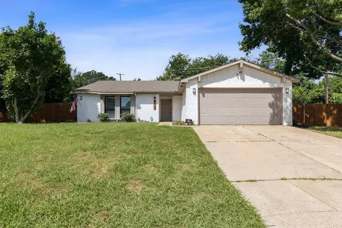 1900 Spies Spring Ct, Arlington, TX 76006