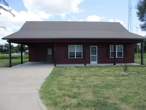 148 Mill St, Emory, TX 75440