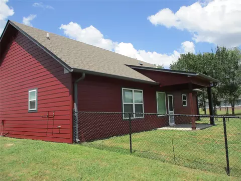Exterior - 148 Mill St, Emory, TX 75440 photo 3 of 10