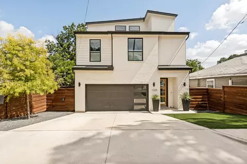 1325 Compton St, Dallas, TX 75203