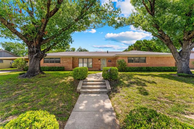 1813 King Cole Dr, Waco, TX 76705