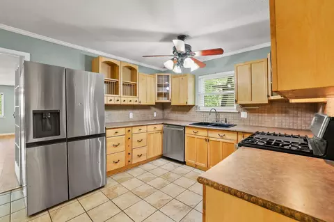 1704 W Birge St, Sherman, TX 75092