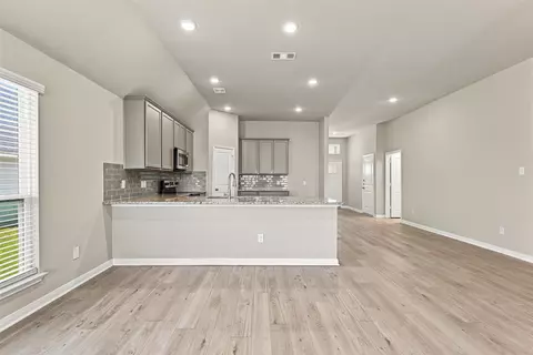 Living - 3228 Dottavio Rd, Lorena, TX 76655 photo 3 of 4