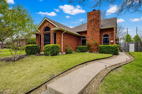 928 Winding Creek Dr, Mesquite, TX 75149