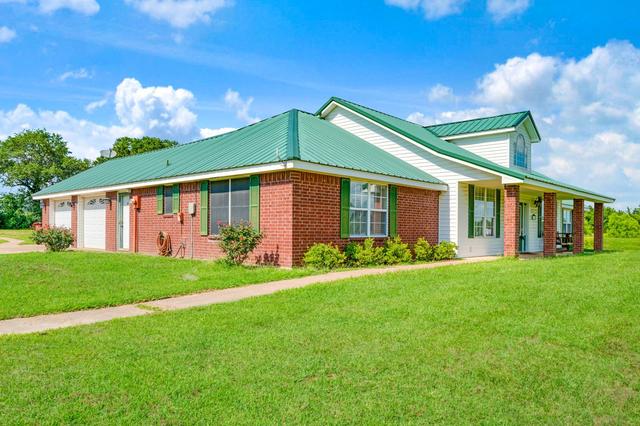 1005 Us-82, Blossom, TX 75416