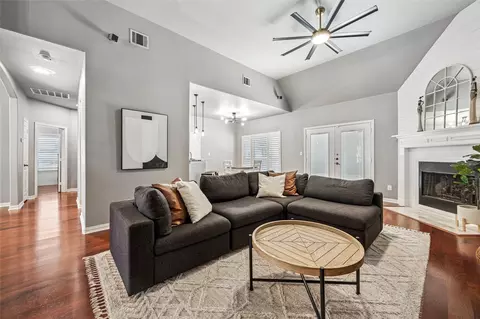 507 Mattie Ln, Lake Dallas, TX 75065