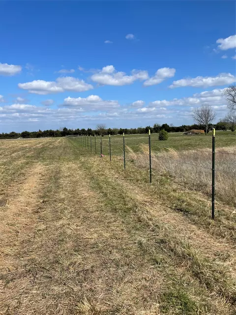 215 Freeman Rd, Denison, TX 75021 photo 1