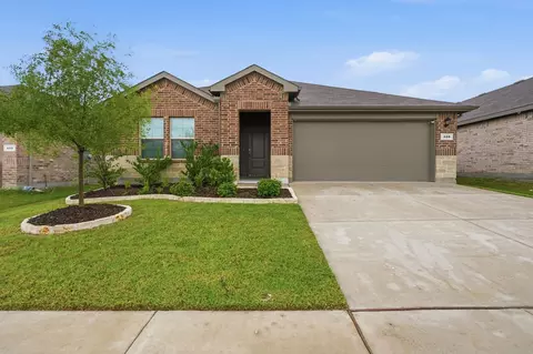409 Beekeeper Dr, Fort Worth, TX 76131