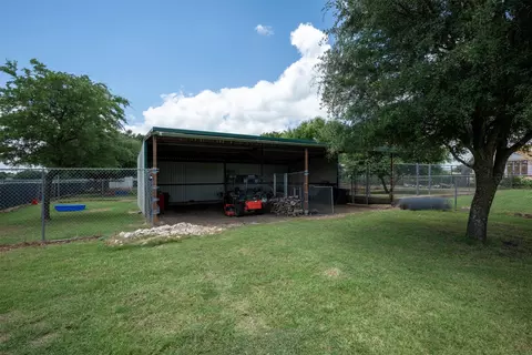 Exterior - 5327 Old Lorena Rd, Lorena, TX 76655 photo 8 of 11