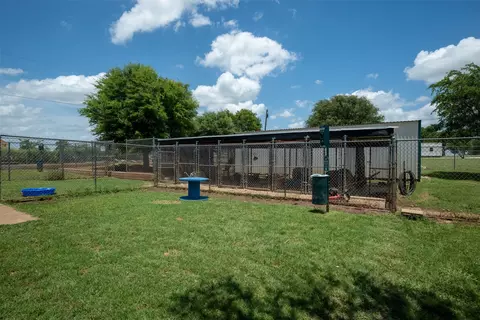 Exterior - 5327 Old Lorena Rd, Lorena, TX 76655 photo 7 of 11