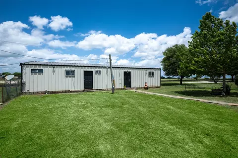 Exterior - 5327 Old Lorena Rd, Lorena, TX 76655 photo 9 of 11