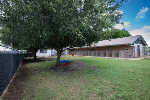 Exterior - 5327 Old Lorena Rd, Lorena, TX 76655 photo 5 of 11