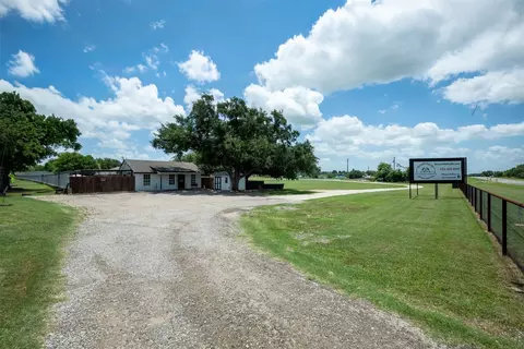 Exterior - 5327 Old Lorena Rd, Lorena, TX 76655 photo 1 of 11