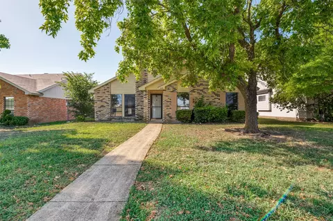 805 Whitney St, Cedar Hill, TX 75104