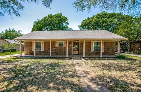113 S Valley St, Red Oak, TX 75154