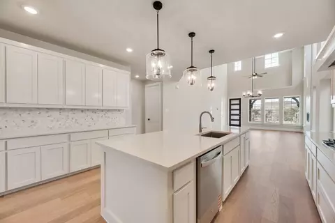 Kitchen - 1525 Euclid Aly, Corinth, TX 76208 photo 3 of 3