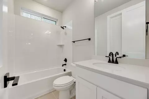 Bath - 1525 Euclid Aly, Corinth, TX 76208 photo 4 of 4