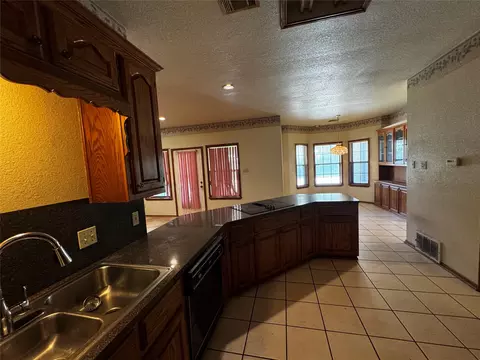 2000 Dan Rowe St, Waco, TX 76704 photo 6