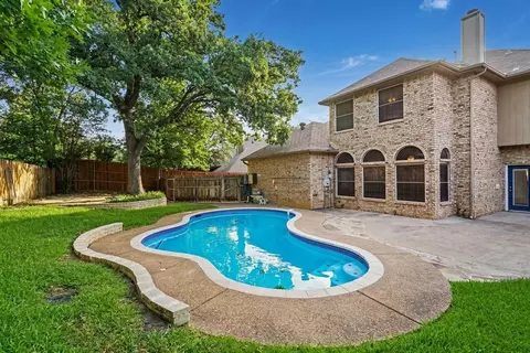 8017 Arlie Ln, North Richland Hills, TX 76182