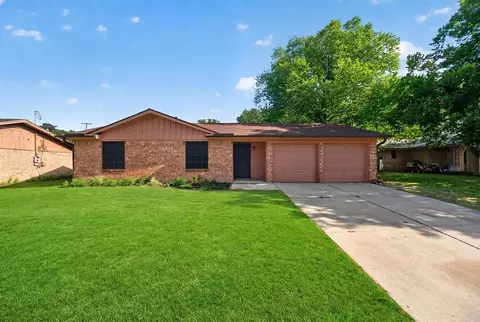 3856 Brambleton Pl, Forest Hill, TX 76119