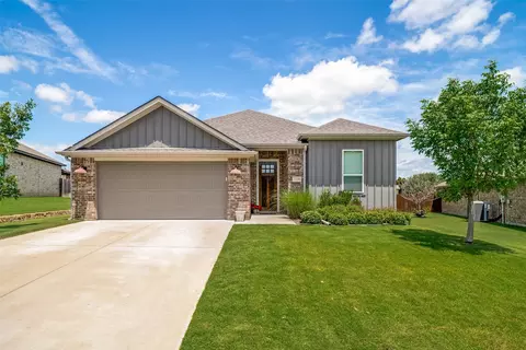 2108 Hill Crest Ct, Weatherford, TX 76086
