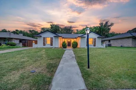2720 Chadwick Dr, Plano, TX 75075