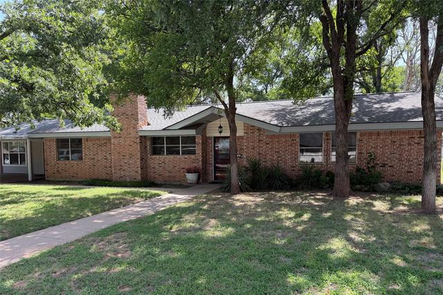 504 Austin Dr, Mineral Wells, TX 76067