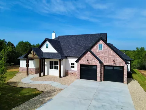 275 Christines Way, Bluff Dale, TX 76433