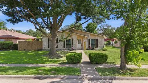 1322 Paris Dr, Garland, TX 75040