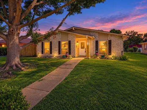 1322 Paris Dr, Garland, TX 75040