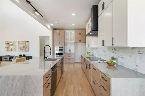 Kitchen - 349 Valley Trl, Red Oak, TX 75154 photo 1 of 7