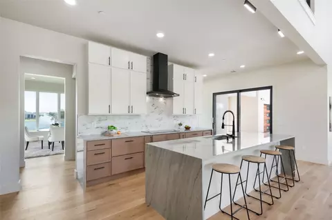 Kitchen - 349 Valley Trl, Red Oak, TX 75154 photo 6 of 7