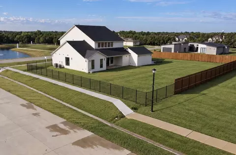 View/Area - 349 Valley Trl, Red Oak, TX 75154 photo 2 of 4