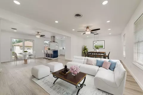 9107 Lindaro Ln, Dallas, TX 75228