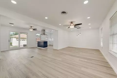 9107 Lindaro Ln, Dallas, TX 75228