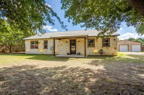 816 Alan Dr, Burleson, TX 76028