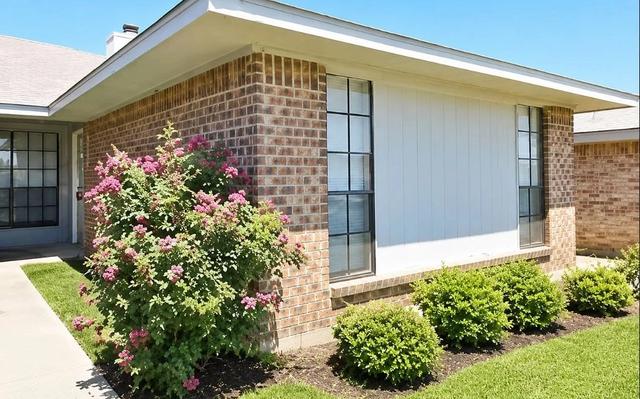 1915-1917 Spindletop Dr, Duncanville, TX 75137