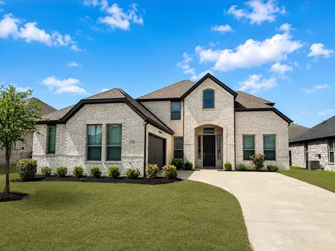 136 Bowling Green Ave, Red Oak, TX 75154