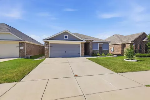 7533 Pleasant Oaks St, Fort Worth, TX 76120