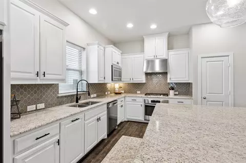 Kitchen - 1509 11th St, Argyle, TX 76226 photo 2 of 3