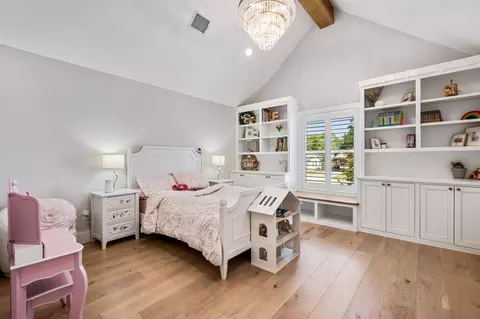 Bedroom - 814 E Wall St, Grapevine, TX 76051 photo 3 of 4