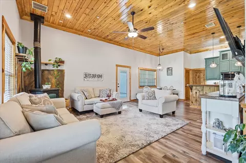 399 Brindley Rd, Maypearl, TX 76064