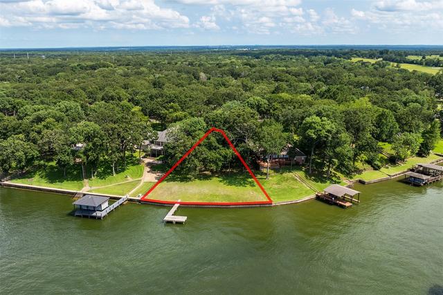 109 Lakeside Ln, Streetman, TX 75859