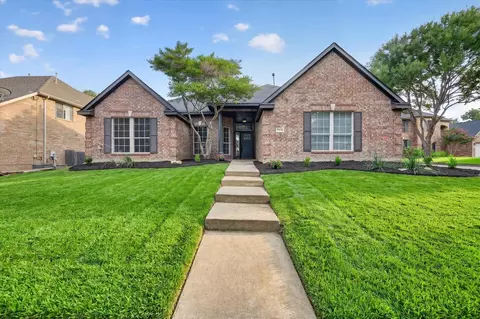 7915 Rogue River Trl, Fort Worth, TX 76137