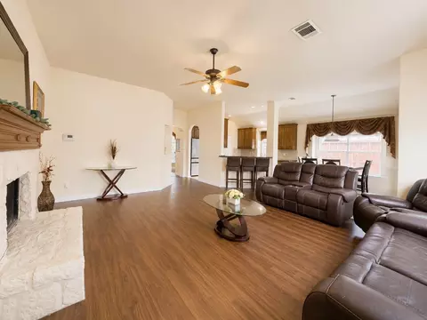 2201 Trickling Creek Dr, Garland, TX 75041