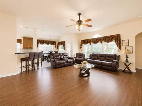 2201 Trickling Creek Dr, Garland, TX 75041