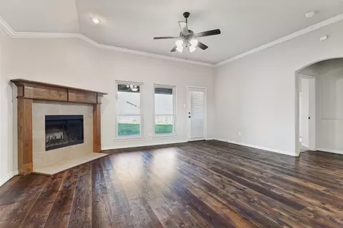 6033 Paddlefish Dr, Fort Worth, TX 76179