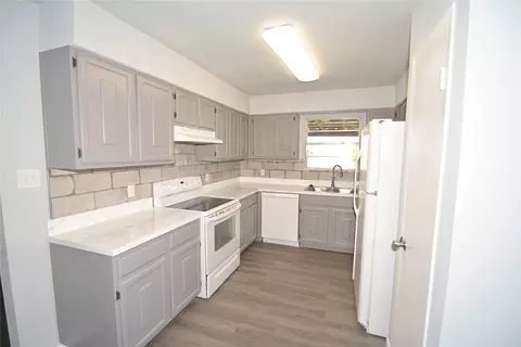 112 Forestwood Dr, Corinth, TX 76210