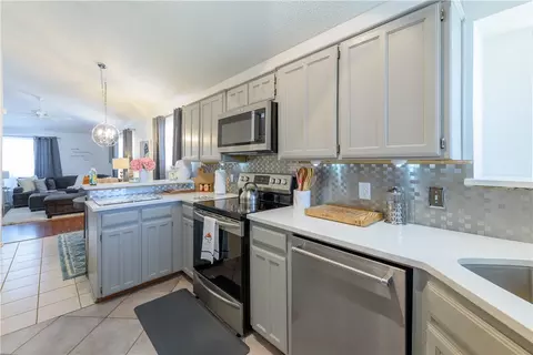 7825 Cardinal Ct, North Richland Hills, TX 76180
