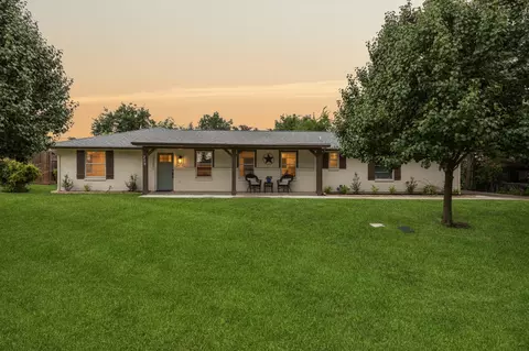 208 E 7th St, Prosper, TX 75078 photo 1